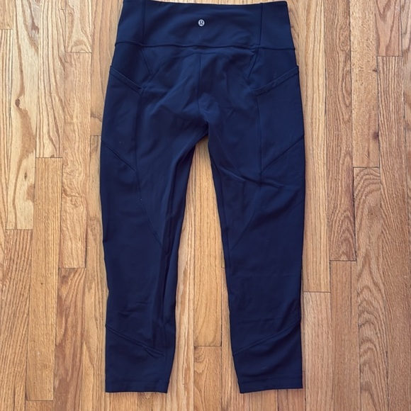 Lululemon 10 All The Right Places Crop II 23" True Navy Dark Leggings great cond - Picture 4 of 15